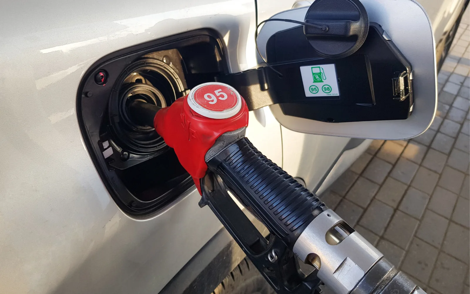 Benzin statt Diesel getankt Zapfsäule falsch getankt